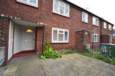 4 Bedroom Terraced House - E15  Main Photo