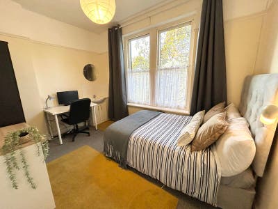 Double - All Bills, No Deposit, Coldharbour Rd Main Photo