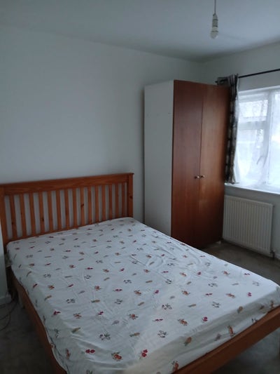 Lovely 2 double room available &pound;600 Main Photo