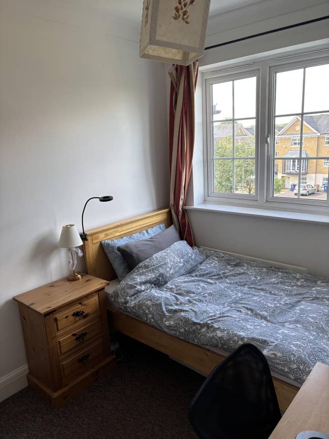  Room to rent at Cowley in shared house Main Photo