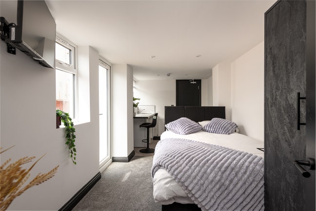 🚂 Station Doorstep | Ensuite Room | All Bills Inc Main Photo
