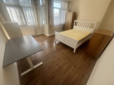 TWO Spacious rooms in Angel from &pound;254pw Main Photo