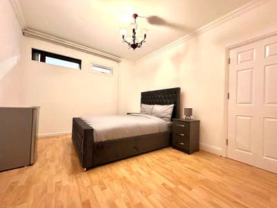 Spacious Room in North Finchley Main Photo