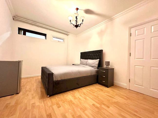 Spacious Room in North Finchley Main Photo