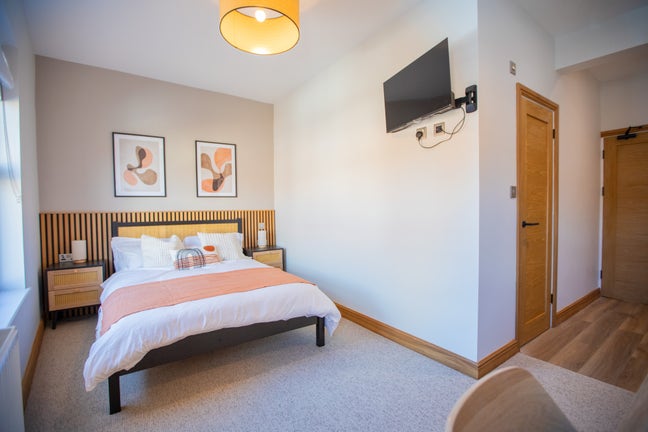 🏡 Spacious Ensuite Double Room, Couples Welcome Main Photo