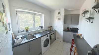 Spacious 3 Bed Apartment Holloway Road, N7  Main Photo