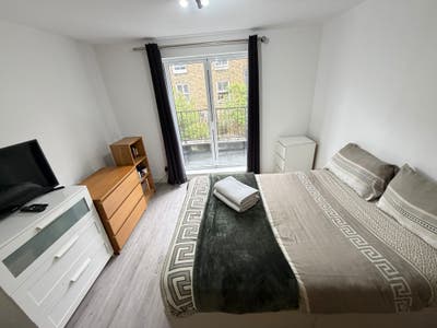 Beautiful room to let 1 month Queens Park station Main Photo
