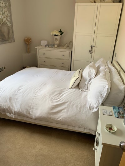 Double Room , furnished, en suite. Main Photo