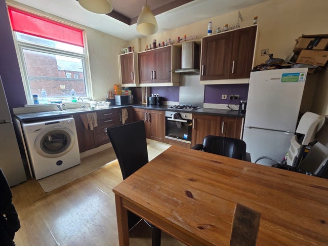 4 Bedroom Property available July - All Bills Incl Main Photo