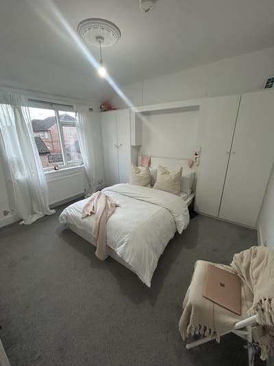 Gorgeous room in Tooting Broadway Main Photo