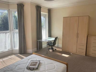Room avail in 6 bed student house from Sept 2026  Main Photo