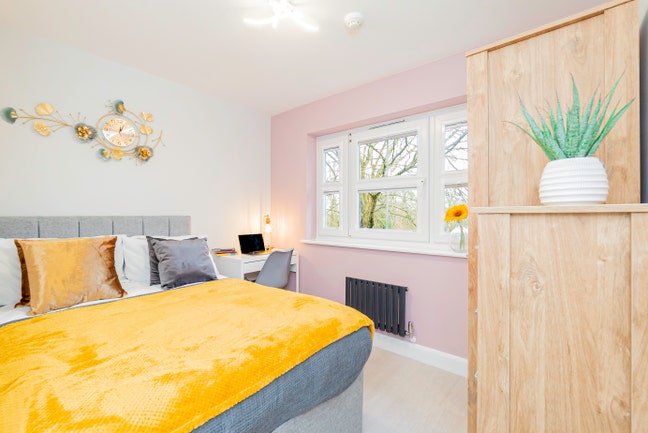 🌟Newly Renovated Rooms - Aldershot Town Centre🌟 Main Photo