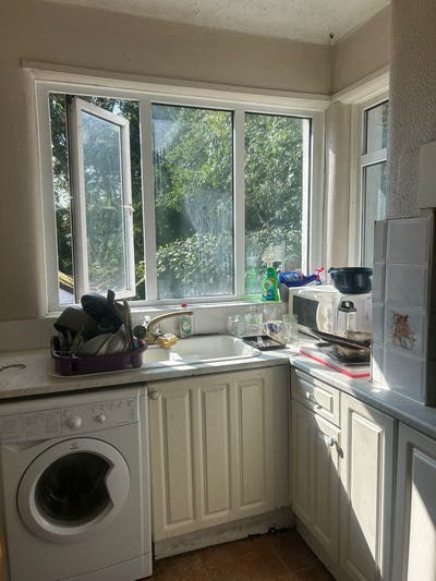 Room 2  Available soon on Otley Road, LS6  Main Photo