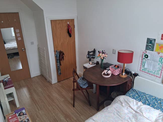 2 Double Bedrooms Available in Spacious 3-bed Flat Main Photo