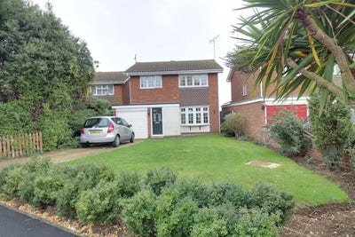Beautiful Home - Very Quiet and Peaceful Location Main Photo