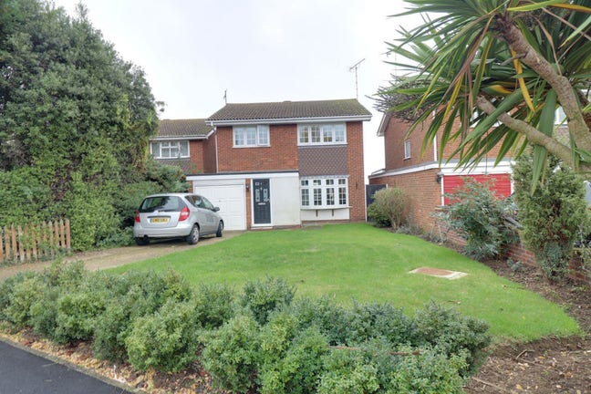 Beautiful Home - Very Quiet and Peaceful Location Main Photo