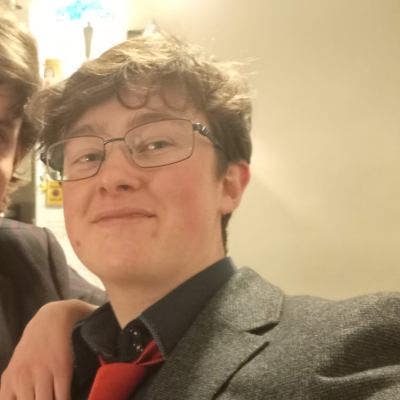 Professional Male seeks a single or double room Main Photo