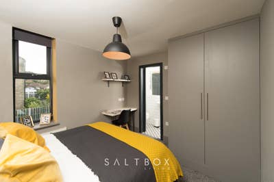 Ensuite Room Available in a Modern Houseshare! Main Photo