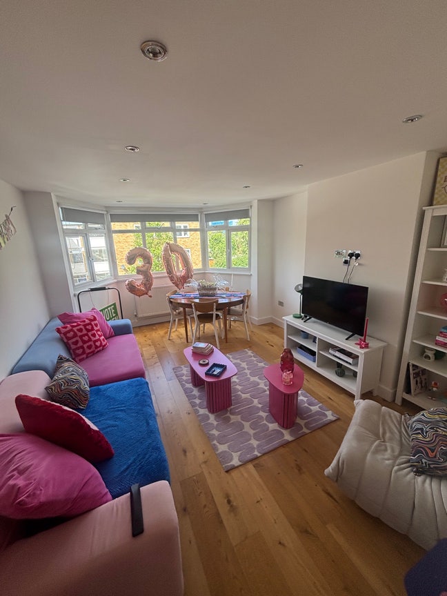 Flatmate for a 2 bed  Main Photo