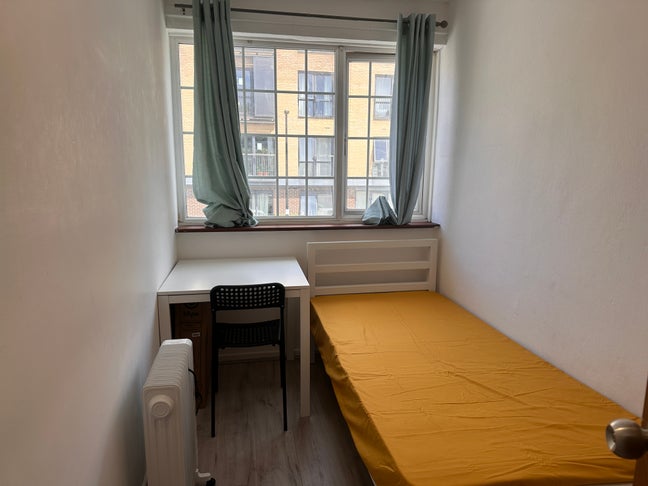  Newly  Refurb  Lovely  Single  Rooms@E1/Limouse
 Main Photo