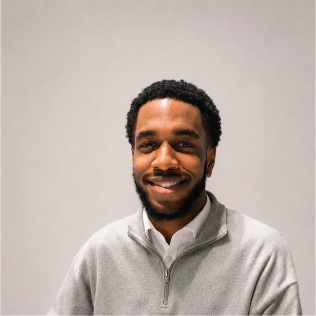 I am a professional male aged 22. I am lookin... Main Photo