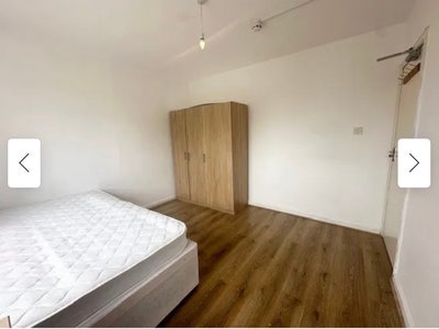 En-suite room in Colindale (All bills included L)  Main Photo