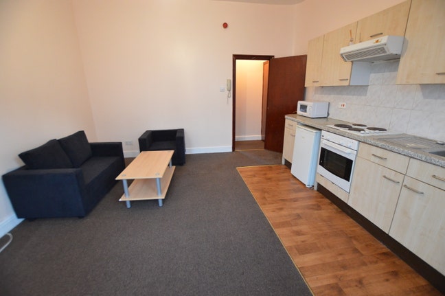 Bright 1-Bedroom Flat Main Photo