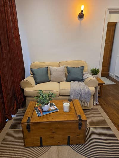 Ensuite with Lounge/office, courtyard & parking Main Photo
