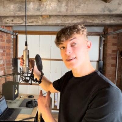 Student Male seeks a single or double room Main Photo