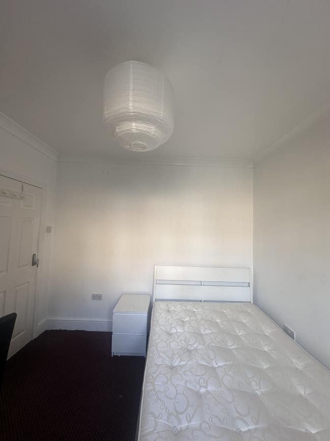5 Amazing Double Room in a Shared house  Main Photo