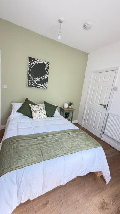 🚿 Freshly Refurbed Ensuite Room | Move-In Ready Main Photo