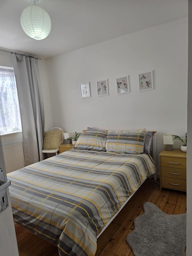Double room in feltham Main Photo