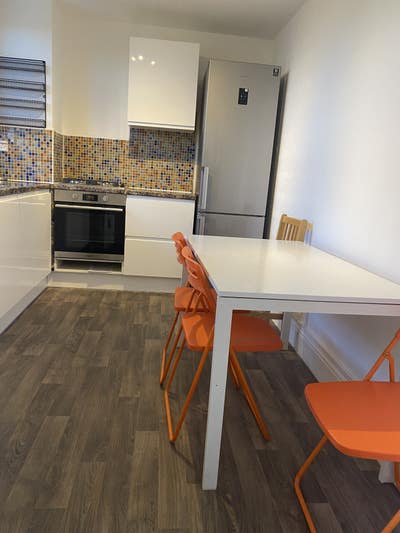 Amazing  3 bedroom flat – Shepherds Bush Main Photo