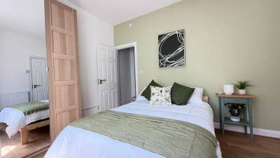 Premium En-Suite Room |Newly Painted & Refurbished Main Photo