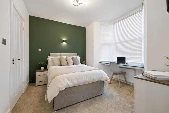 🏘️ close to hospital, station ensuite double room Main Photo