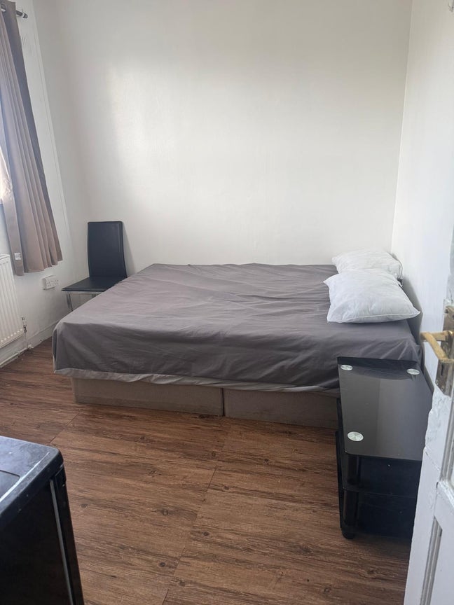 One bedroom available in New Cross Main Photo