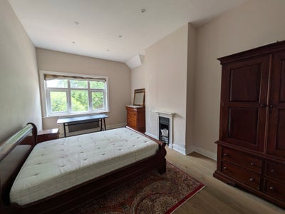 Spacious Room Available for Lodging Main Photo