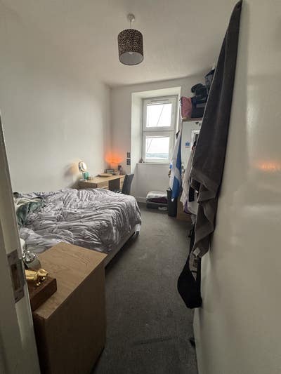 1 room available in 3 bed flat Main Photo