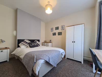🤩 Quiet Double Room • No Deposit Option (66Or) Main Photo