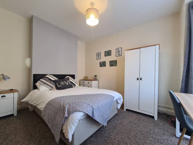 🤩 Quiet Double Room • No Deposit Option (66Or) Main Photo