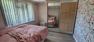 Double Room near Heathrow Airport and Staines.  Main Photo