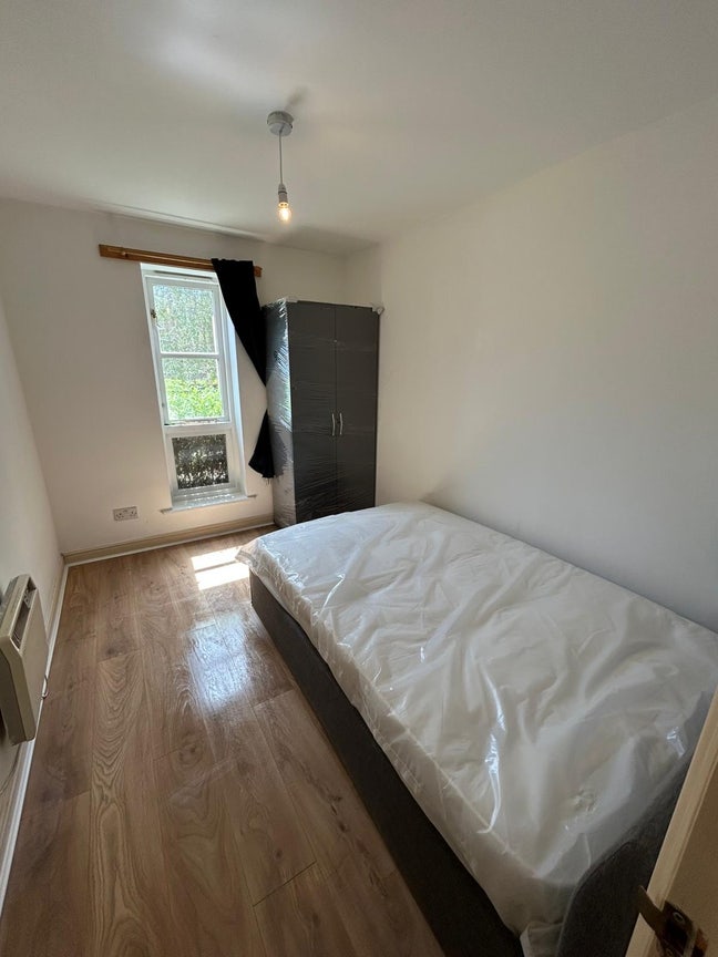Big New Bed Double Room 10mins To Canary Wharf E14 Main Photo