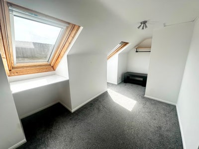 Spacious Rooms | Bills Included | LONDON SE13 Main Photo