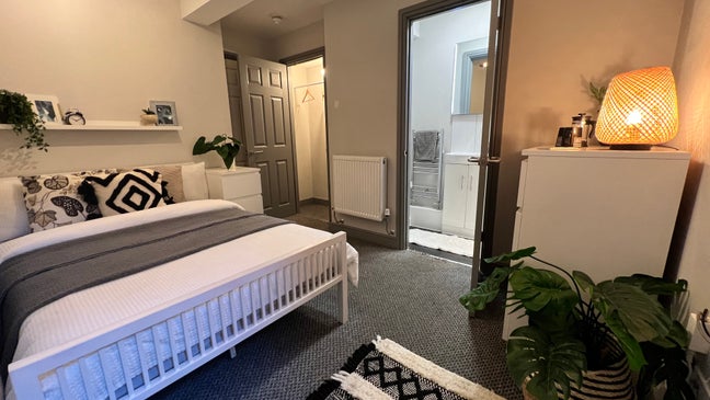 Double Room Town Centre | Deposit Free Option Main Photo
