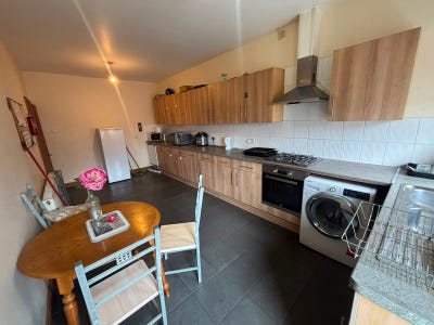 Double Room to Let Near Hospital Main Photo