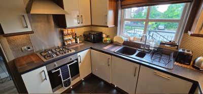 Beautiful 2 Bed Duplex | Bills Included + Parking Main Photo