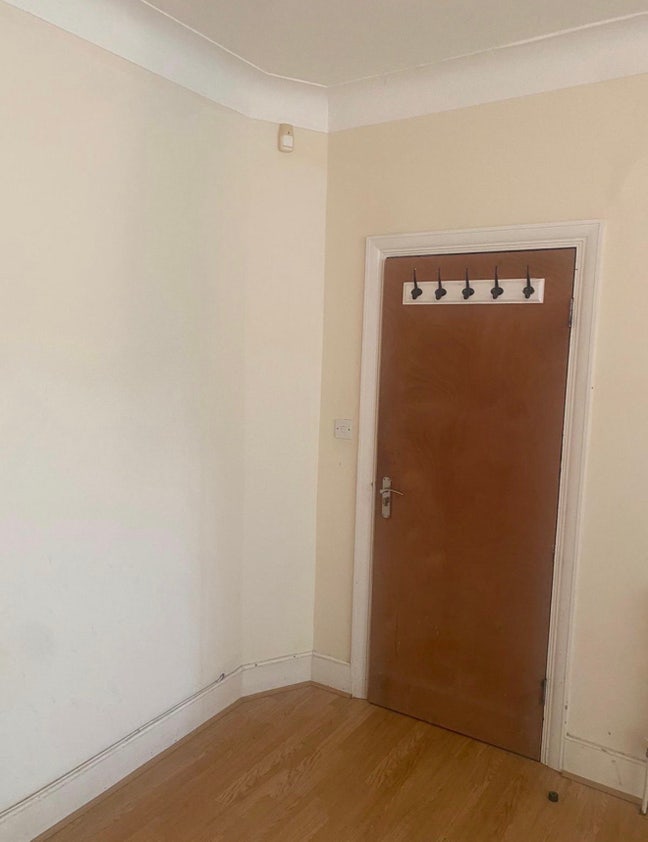 Very large double room available in Redbridge  Main Photo