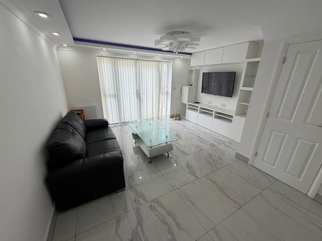 City Centre - 1 Ensuite, 2 Doubles, 1 XXL Double Main Photo