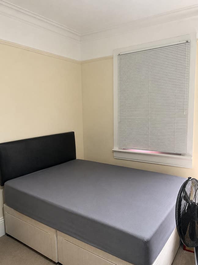 Spacious Bed Sit with Balcony Main Photo