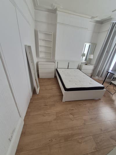 Short-term double rooms and studio in Hendon Main Photo
